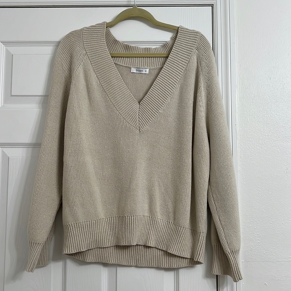 DISSH v neck sweater